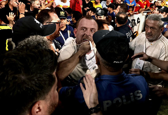 Ali Koç'a saldıran Fatih Özkan'ın nefret paylaşımları ortaya çıktı - Resim: 0