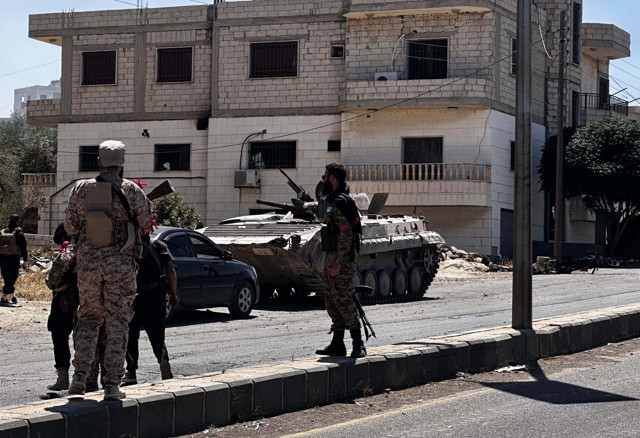 Suriye güvenlik güçleri çatışmaların yaşandığı Süveyda'ya girdi - Resim: 0