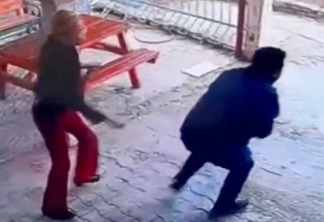 Okul bahçesinde korkunç saldırı! 12 yaşındaki öğrenci okul müdürünü tüfekle vurdu - Resim: 3