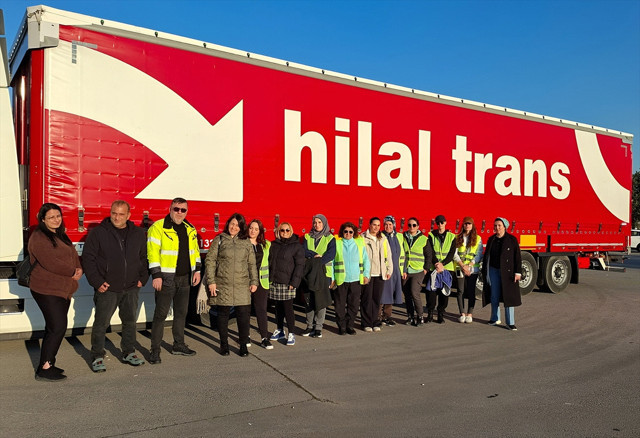 UND'nin kadın tır sürücü adayları mezun oldu - Resim: 1