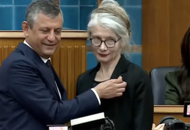 Ayrılıp parti kurmuştu! Geri döndü, CHP'ye sürpriz katılım - Resim: 0