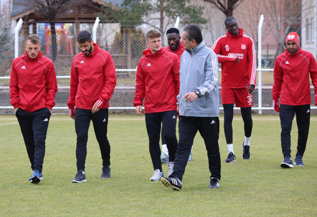 Rıza Çalımbay’dan şampiyonluk sorusuna yanıt - Resim: 1