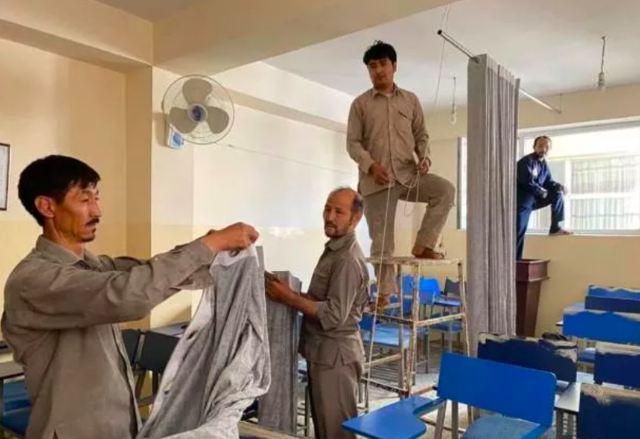 Afganistan'da perdeli eğitim başladı! Üniversitelerde artık böyle eğitim görecekler - Resim: 0