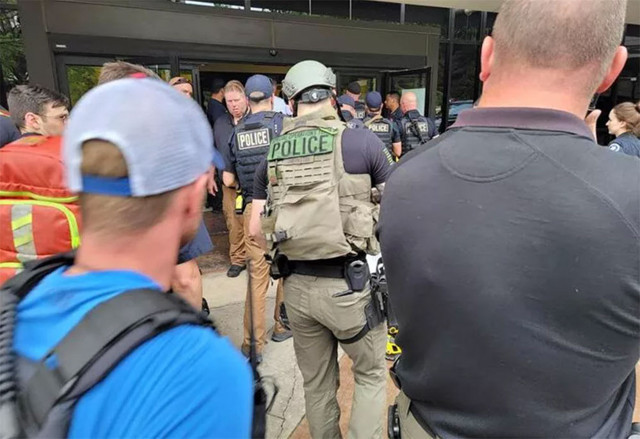 ABD'de silahlı baskın kâbusu büyüyor! Şimdi de hastaneye silahlı baskın - Resim: 0