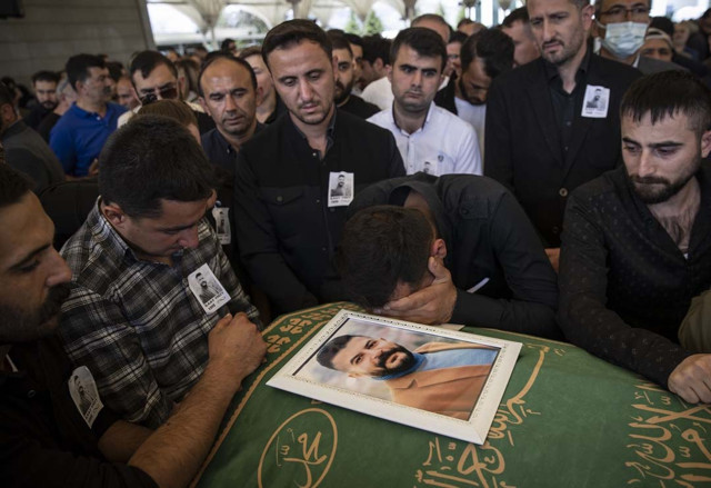 Selde hayatını kaybeden İlkay Yiğit defnedildi son sözleri çok acı: Ben zannediyorum kurtulamayacağım - Resim: 0