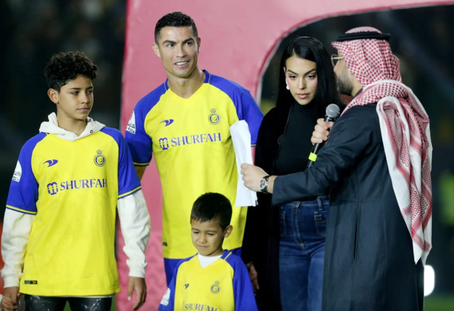 İmzayı atar atmaz evi kaptı! Ronaldo'nun kalacağı lüks malikane görüntülendi - Resim: 0