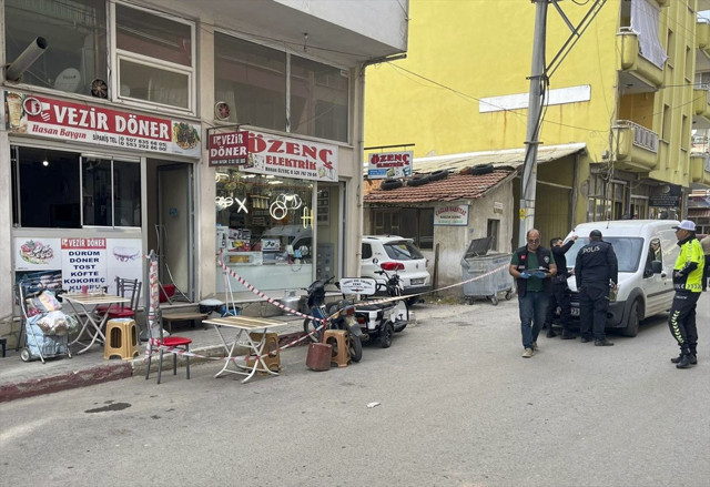 Uşak'ta dehşet saçan genç adamdan 'gönül ilişkisi' iddiası - Resim: 0