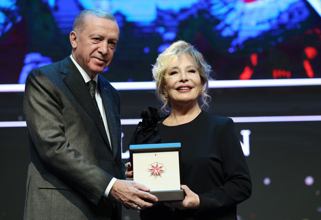 Cumhurbaşkanı Erdoğan, Kültür Sanat Büyük Ödülleri Töreni'nde Gazze'yi unutmadı: 2024 zalimin ceza aldığı yıl olacaktır - Resim: 0