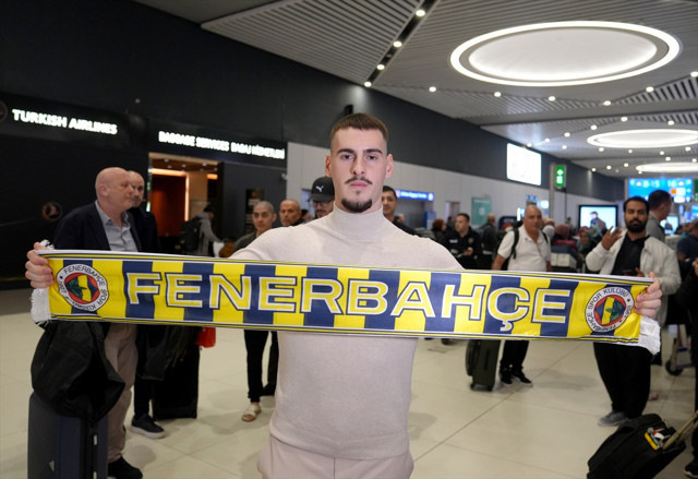Fenerbahçe Ognjen Mimovic transferini resmen açıkladı! Sırp futbolcu İstanbul'a geldi - Resim: 0