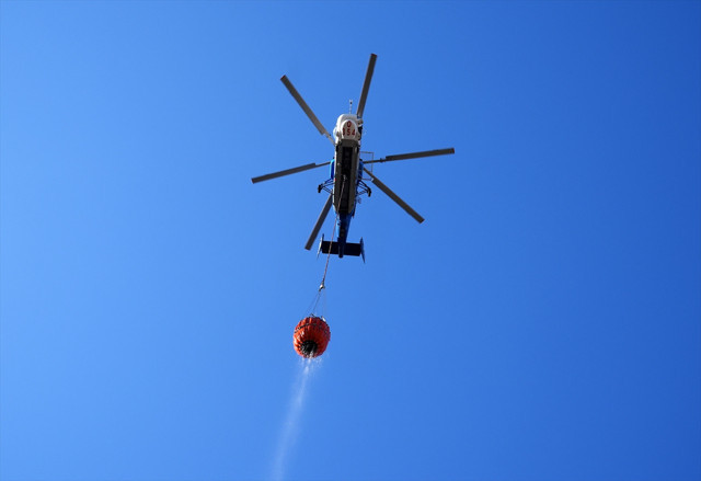 İzmir Foça'daki orman yangını devam ediyor 20 ev tahliye edildi - Resim: 4