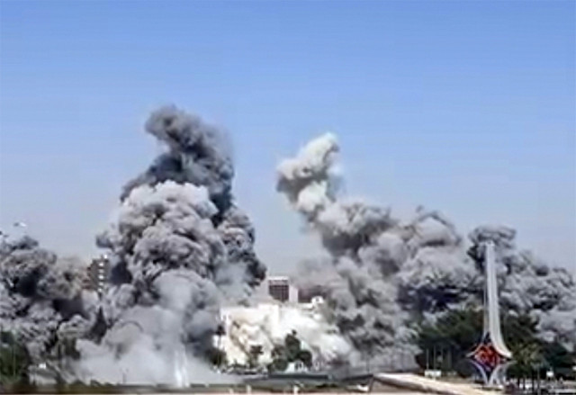 İsrail Suriye'nin başkenti Şam'ı vurdu! Bahaneleri Dürziler oldu 'karadan da girebiliriz' - Resim: 1