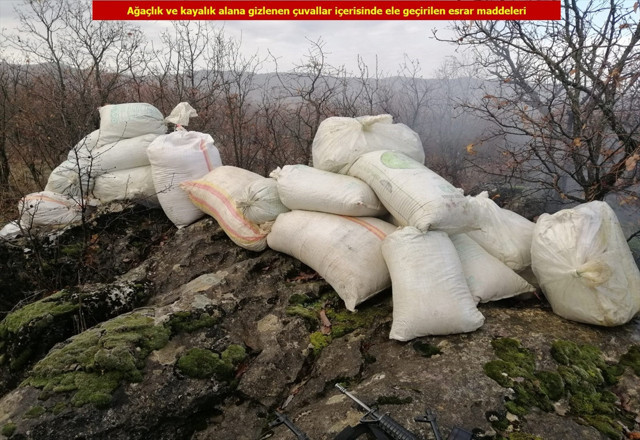 Diyarbakır'da dev narkotik operasyonu! 2 ton 80 kilogram esrar ele geçirildi - Resim: 3