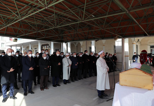 Erdoğan Rize programı yarıda keserek Hafız Abdullah Nazırlı'nın cenazesine katıldı - Resim: 0