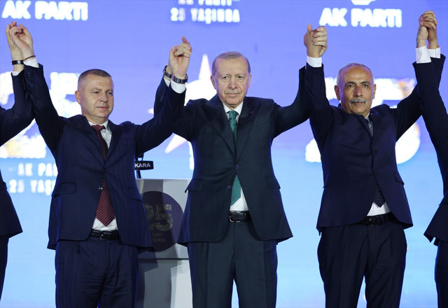 AK Parti'nin milletvekili sayısı 280 oldu - Resim: 0