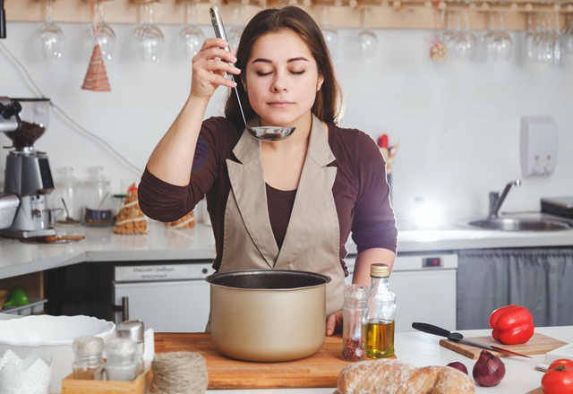 Dikkat! Yemeği koklamak kilo aldırıyor - Resim: 1