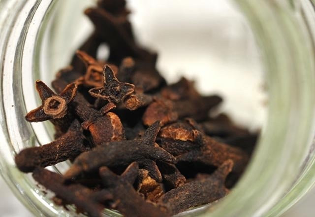 1 haftada 3 kilo verdiren karanfil suyu - Resim: 1