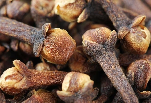 1 haftada 3 kilo verdiren karanfil suyu - Resim: 2