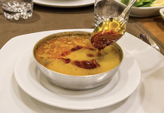 3 yaşındaki oğlunu kelle paça çorbasıyla iyileştirdi! - Resim: 2