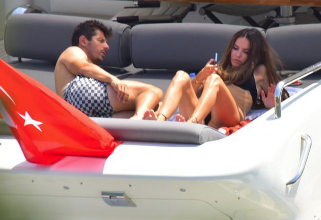 Emre Belözoğlu'nun tatilinden dikkat çeken kare - Resim: 1