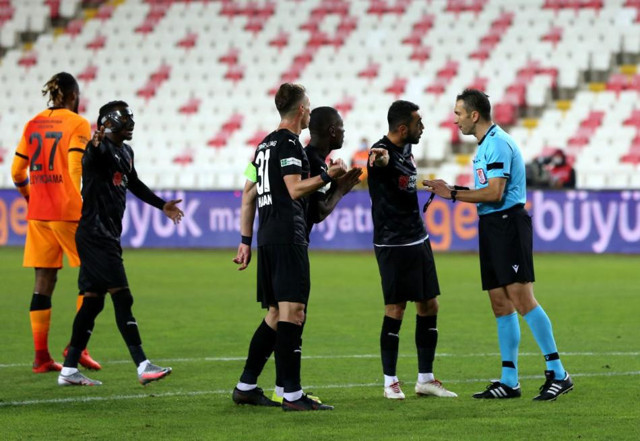 Ahmet Çakar'dan bomba sözler: Türk futbolunda hile yapılıyor - Resim: 0
