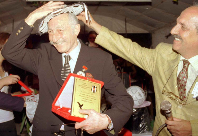 Süleyman Seba, vefatının 9. yılında kabri başında anıldı - Resim: 1