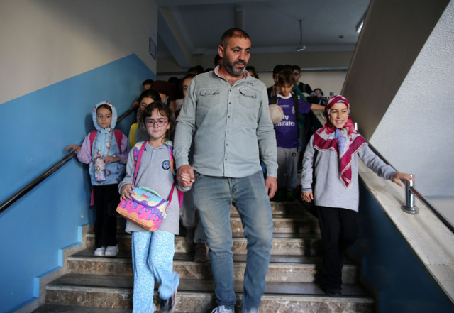 Cumhurbaşkanı Erdoğan'ın desteğiyle göz ameliyatı yapılan Ada, okula başladı - Resim: 0