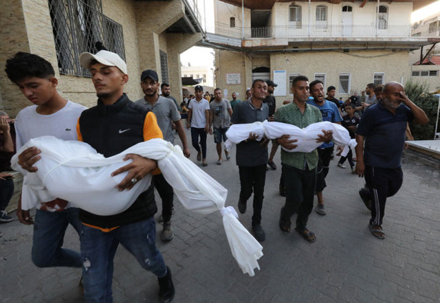 İsrail ordusu Gazze'de oyun oynayan çocukları hedef aldı - Resim: 0