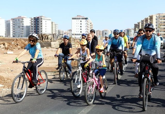 Selahattin Demirtaş bisiklet turunda - Resim: 3