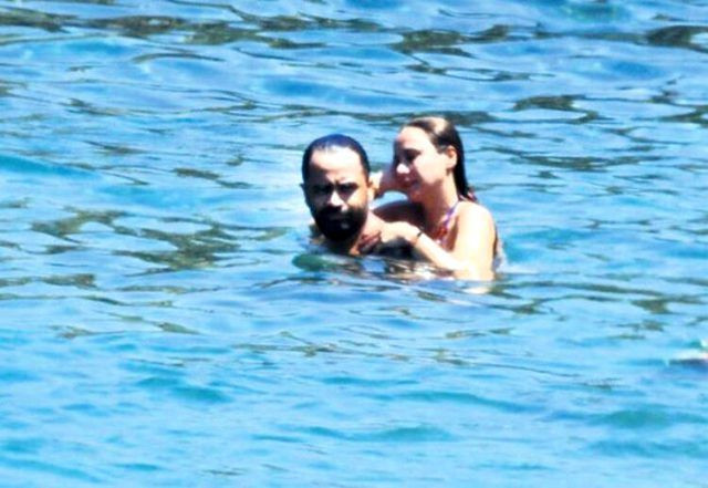 Burçin Terzioğlu sevgilisiyle halk plajını tercih etti beğenileri kaptı 'Halkın starı Burçin' - Resim: 3