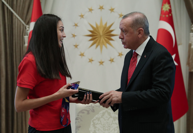 Milli tekvandocu İrem Yaman'ın isyanı: Hak ettiğim halde olimpiyatlara gidemiyorum - Resim: 3