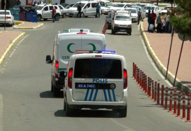 Şanlıurfa’da arazi kavgasında silahlar patlatı: 1 ölü 2 yaralı - Resim: 0