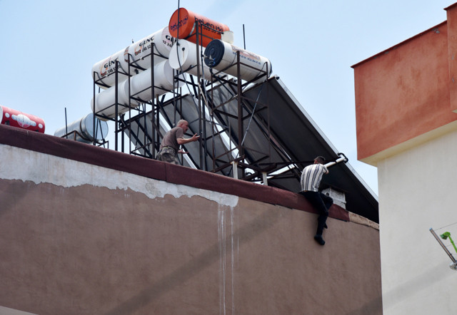 Antalya'da saatler süren intihar girişimi! Şahıs sabıkalı çıktı - Resim: 0