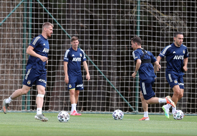 Fenerbahçe Teknik direktörü Erol Bulut: Formayı hak eden giyecek - Resim: 0