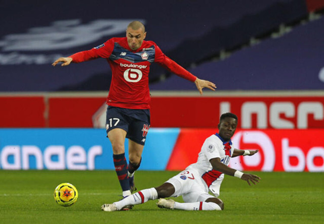 Burak Yılmaz'dan PSG maçına damga vuran hareket! Fransa'da manşet oldu - Resim: 1