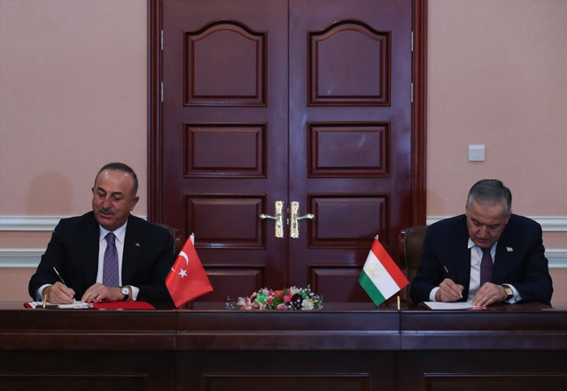 Bakan Mevlüt Çavuşoğlu'dan Tacikistan ziyaret! İş birliği anlaşması imzalandı - Resim: 1