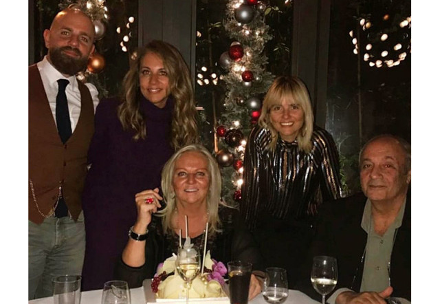 Tuncay Özilhan eşi Emine Özilhan ve çocukları kimdir? Özilhan ailesi kızları ve oğulları - Resim: 0