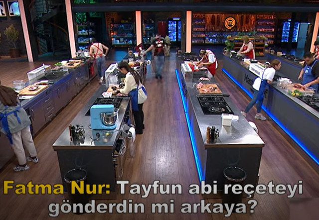 MasterChef'e Fatma Nur'un notu damga vurdu! Stüdyoda gergin anlar: Jüri üyeleri görünce çılgına döndü! - Resim: 3