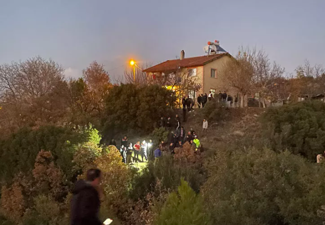 Öğrencilerinin evine kar maskesi ile girip zorla.... Cinsel saldırıdan aranıyordu - Resim: 1