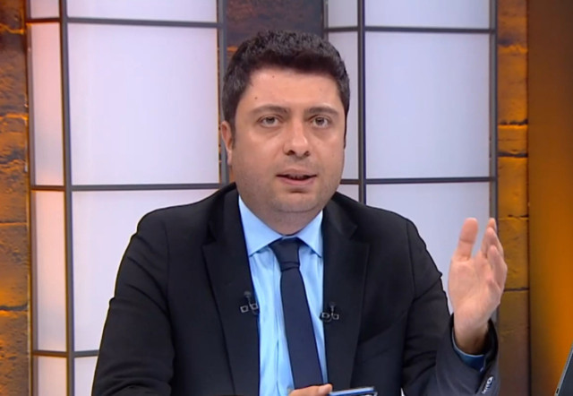 Fenerbah&ccedil;e&rsquo;de ortalık karıştı! İsmail Kartal&rsquo;ı koltuğundan edecek &ldquo;profes&ouml;r&rdquo; iddiası - Resim: 0