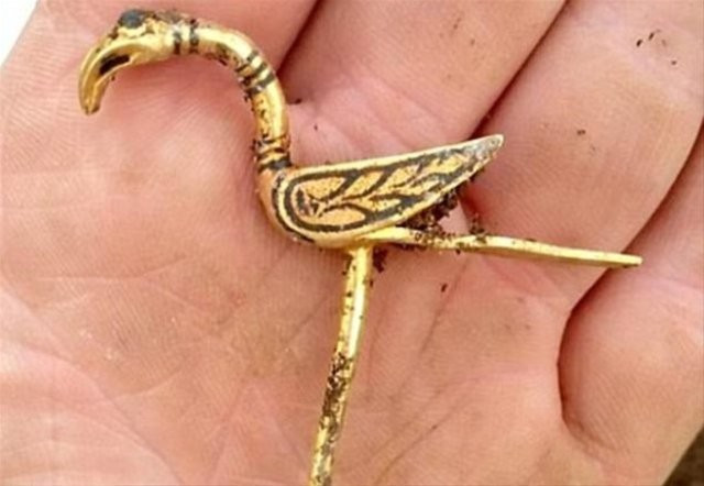 Bulduğu tarihi eserler zengi etti - Resim: 3