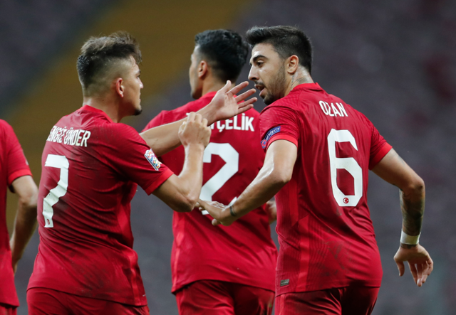 Türkiye Sırbistan maçı sonrası Şenol Güneş'e tepki: Caner Erkin neden yok hocam - Resim: 0