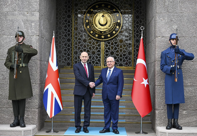 Milli Savunma Bakanı Güler, Birleşik Krallık Savunma Bakanı Healey ile görüştü - Resim: 3