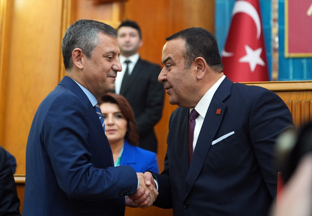 İyi Parti'den istifa eden Adnan Beker, CHP'ye katıldı - Resim: 0