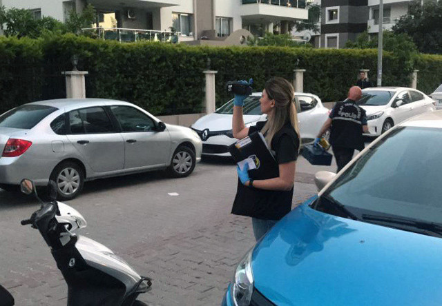 İzmir'de organize suç örgütü sanığına evinde silahlı saldırı - Resim: 0