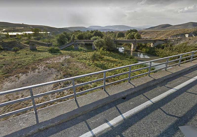 Ankara Beypazarı'nda bir hurdacı Gömleksiz Köprüsü'nü çaldı - Resim: 0