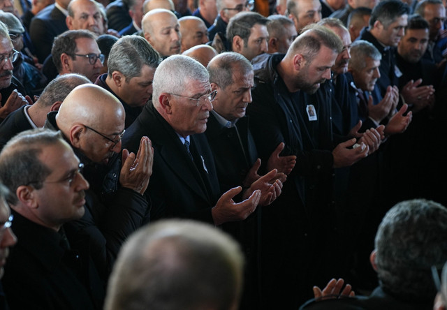 Eski milletvekili Yusuf Kırkpınar, İzmir'de son yolculuğuna uğurlandı - Resim: 0