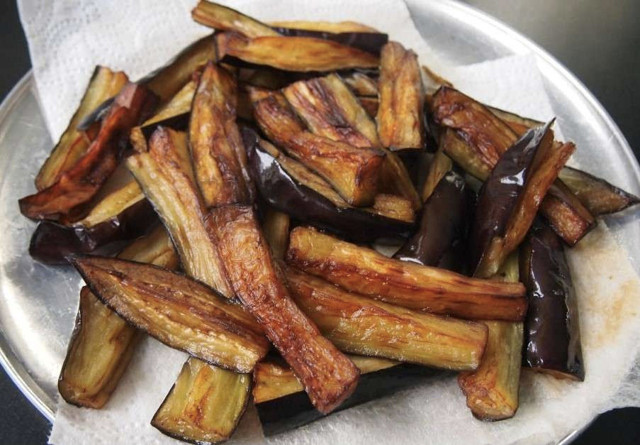 Yağı fazla kaçan yemeğiniz ziyan olmasın! İşte bilmeniz gereken pratik yol - Resim: 1