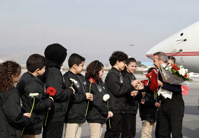 İlk Türk astronot Alper Gezeravcı Türkiye'ye döndü ilk sözleri: Bu sadece bir başlangıçtı - Resim: 0