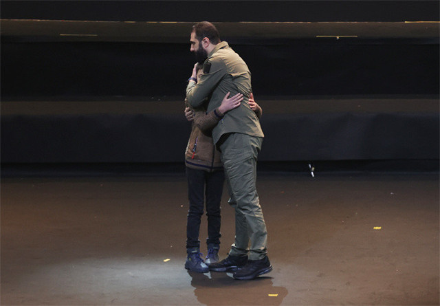 Halep'teki yıkımın sembol ismiydi Ümran bebek Şara ile sahnede böyle kucaklaştı - Resim: 2