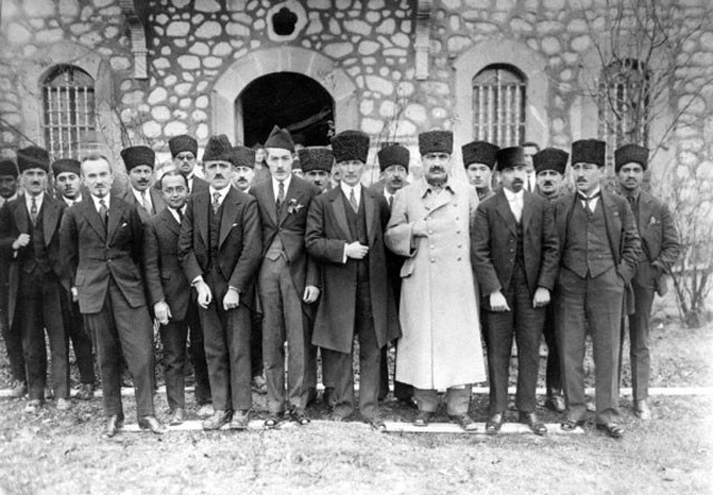 Cumhuriyet nasıl ilan edildi? - Resim: 2